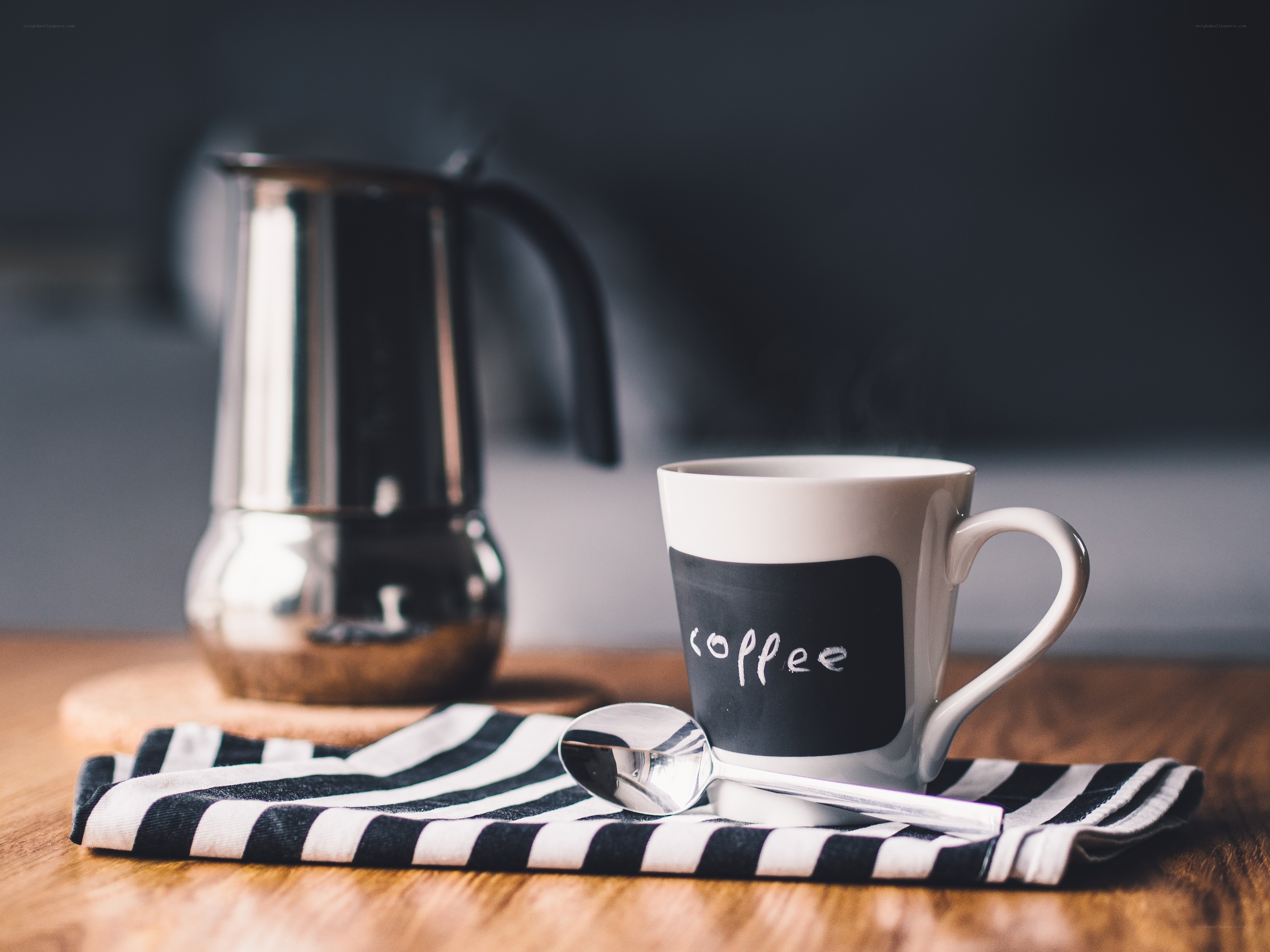 Coffee cup with moka pot
