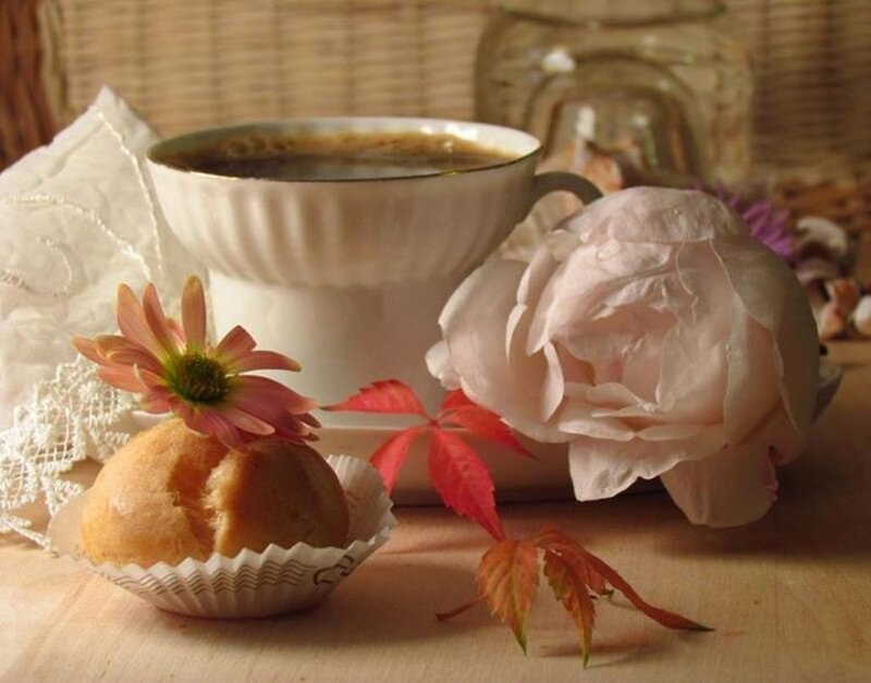 Coffee Cup with Pastry — White