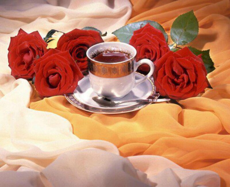 Coffee Cup with Roses — Red
