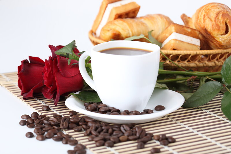 Coffee Cup with Roses — White