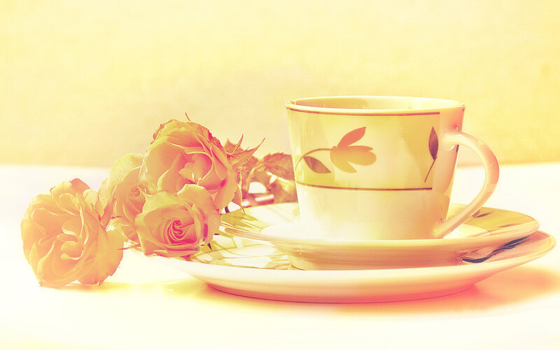 Coffee Cup with Roses — Yellow