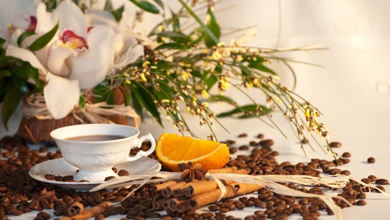 Coffee Cup with Spices — White