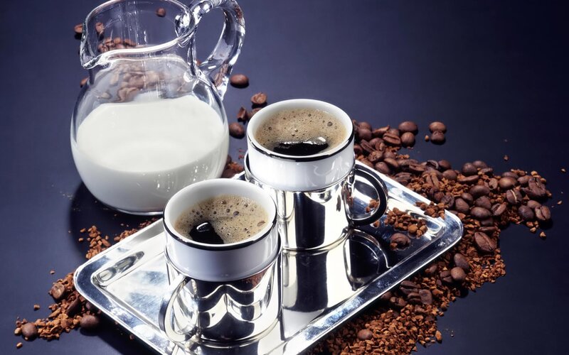 Coffee Cups on Tray — Black