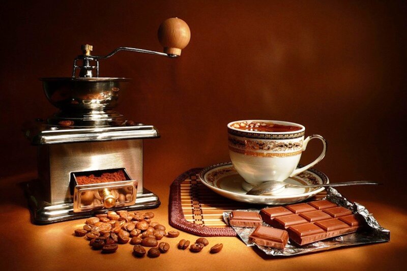 Coffee Grinder and Cup — Brown