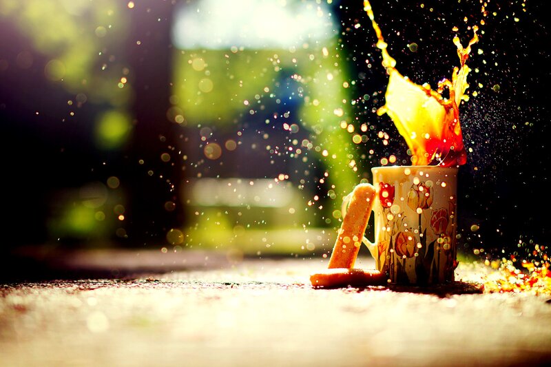 Coffee Mug Splashing — Yellow