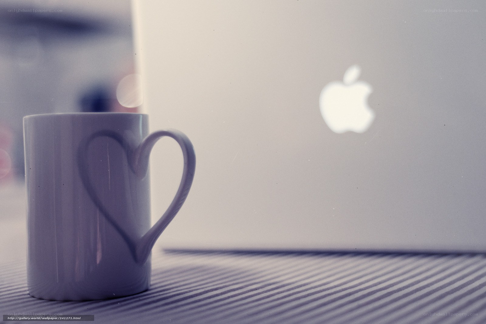 coffee mug with heart handle