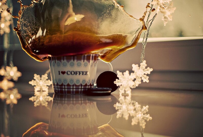 Coffee Splashing in Mug — Brown