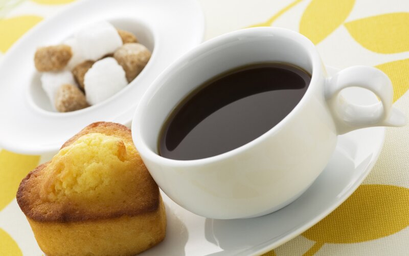 coffee with cake and sugar