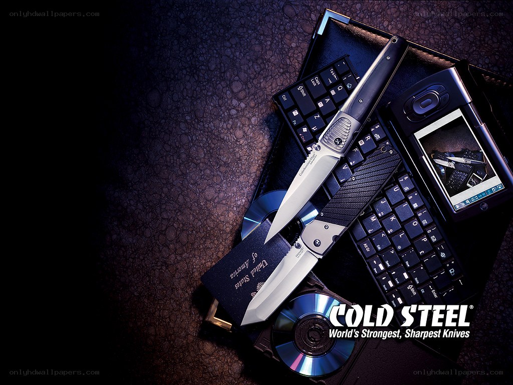 Cold Steel knife with tech items