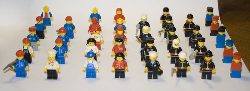 collection of lego minifigures