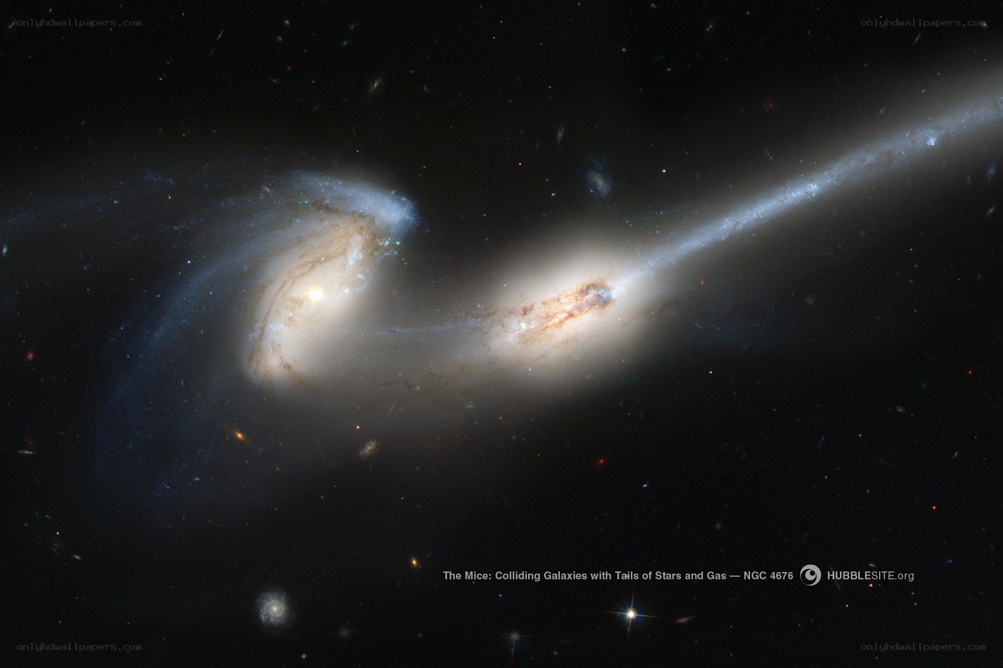 Colliding galaxies NGC 4676