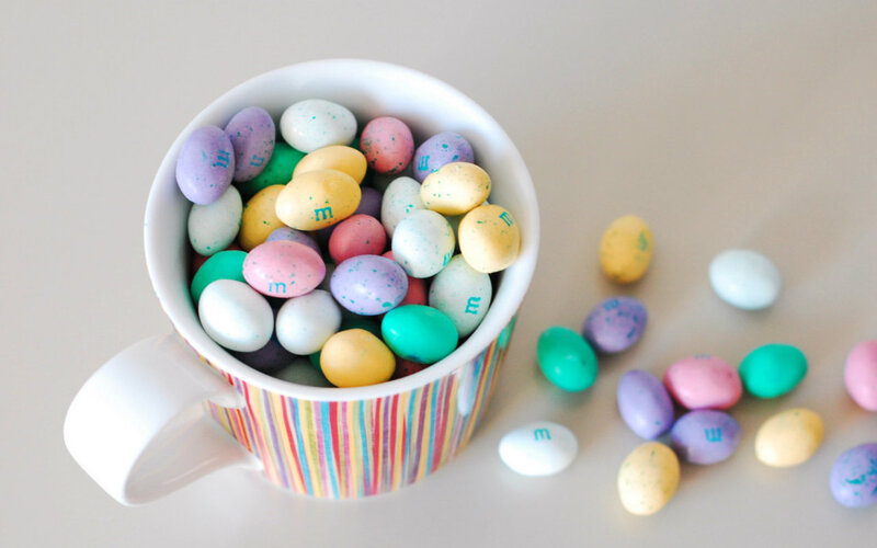 Colored Candies in a Mug