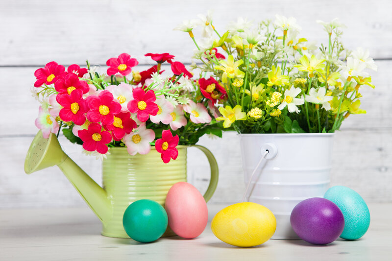 Colored Eggs and Flowers — Green