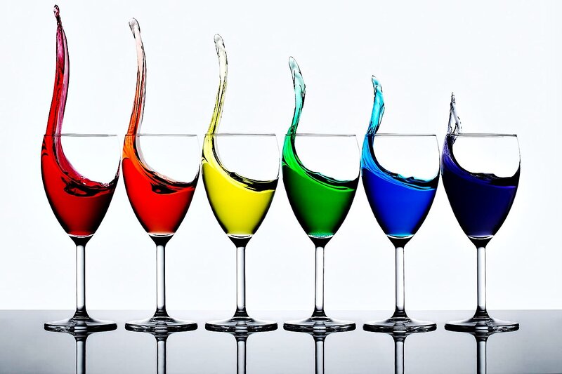 Colored Liquids in Glasses — Red, Dynamic