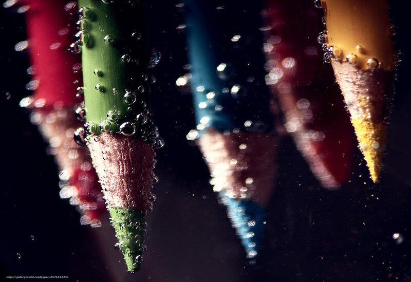 Colored Pencils Underwater — Green