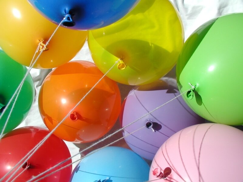 Colorful balloons in a cluster