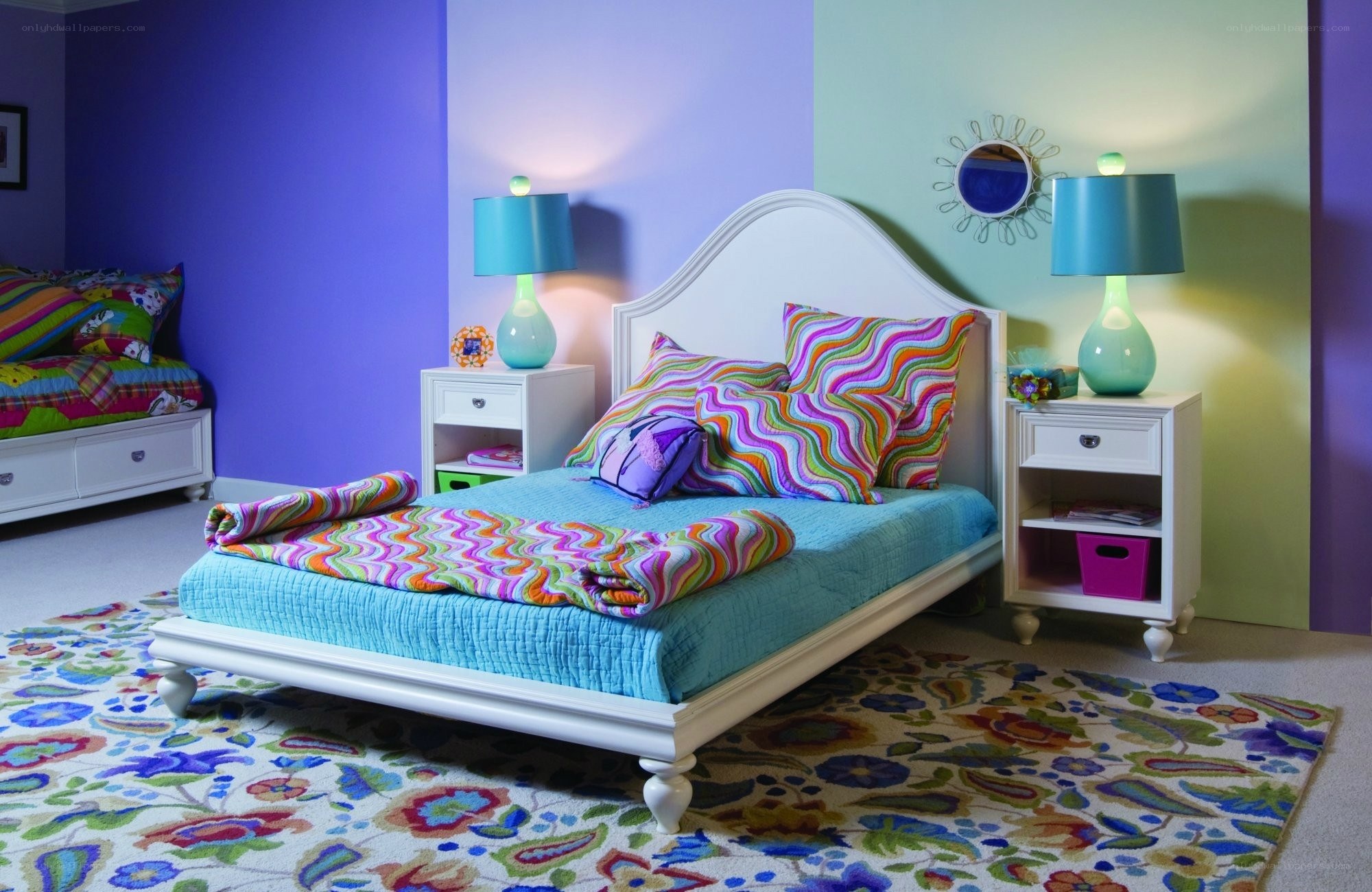 Colorful bedroom with patterned bedding