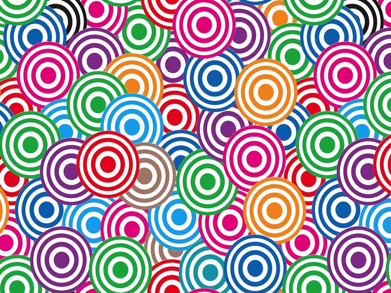 Colorful Concentric Circles — Red