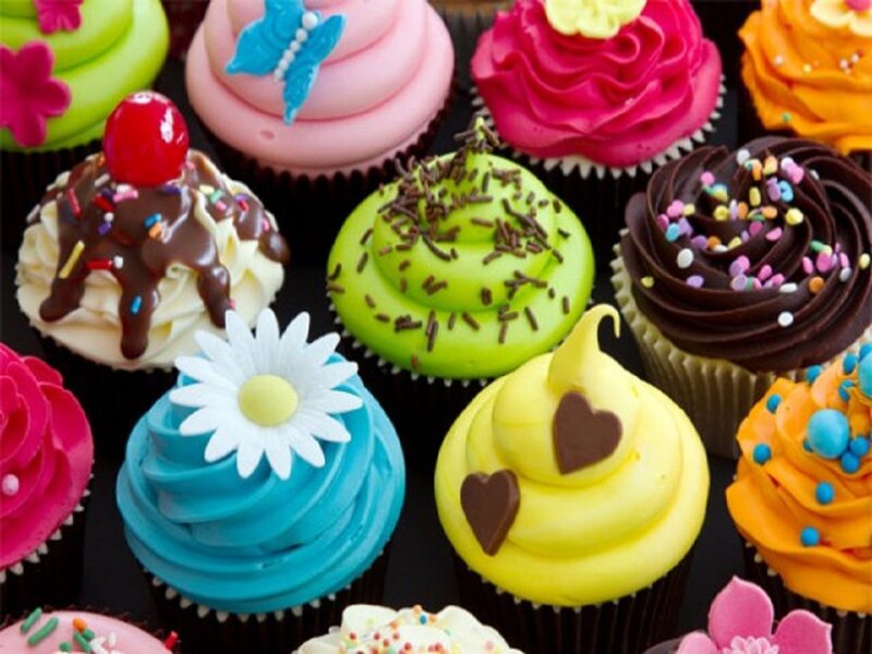 Colorful Cupcakes — Yellow, Festive
