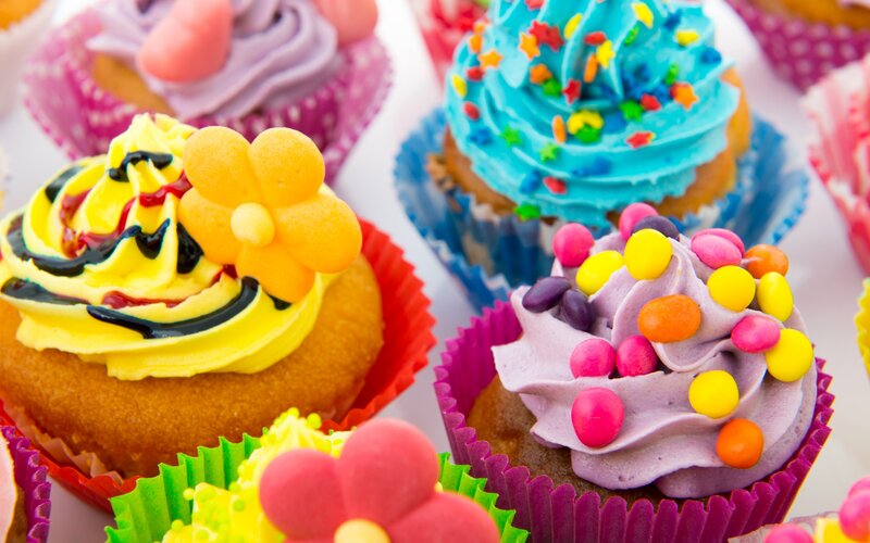Colorful Cupcakes — Yellow
