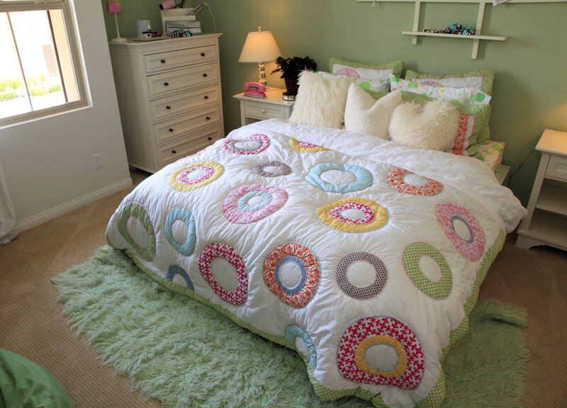 colorful donut quilt bed