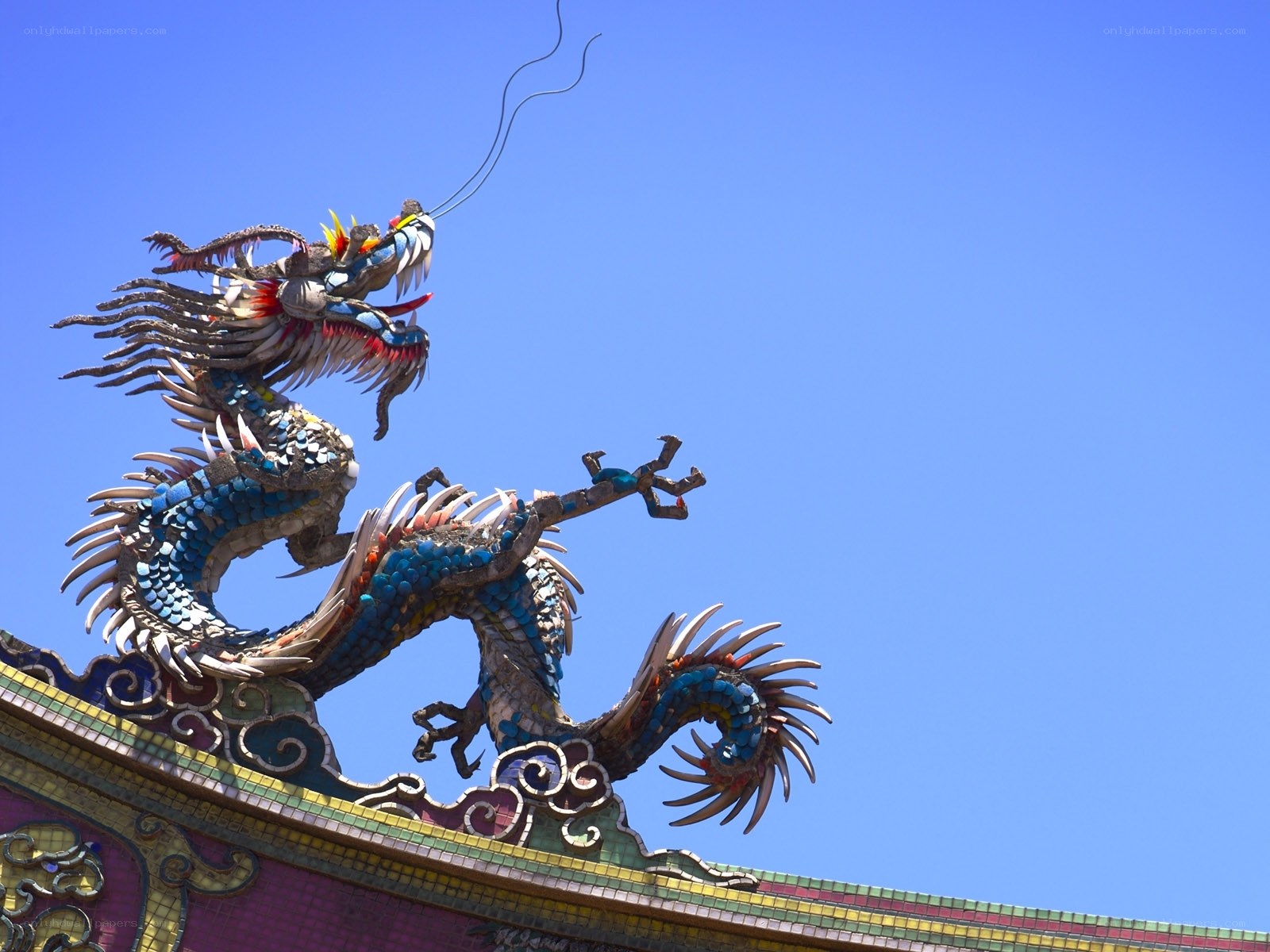 Colorful dragon on temple roof