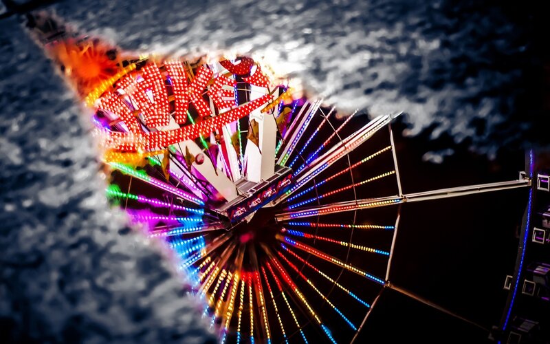 Colorful Ferris Wheel — Red