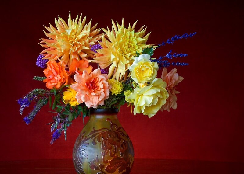 Colorful Flower Bouquet — Red, Dramatic