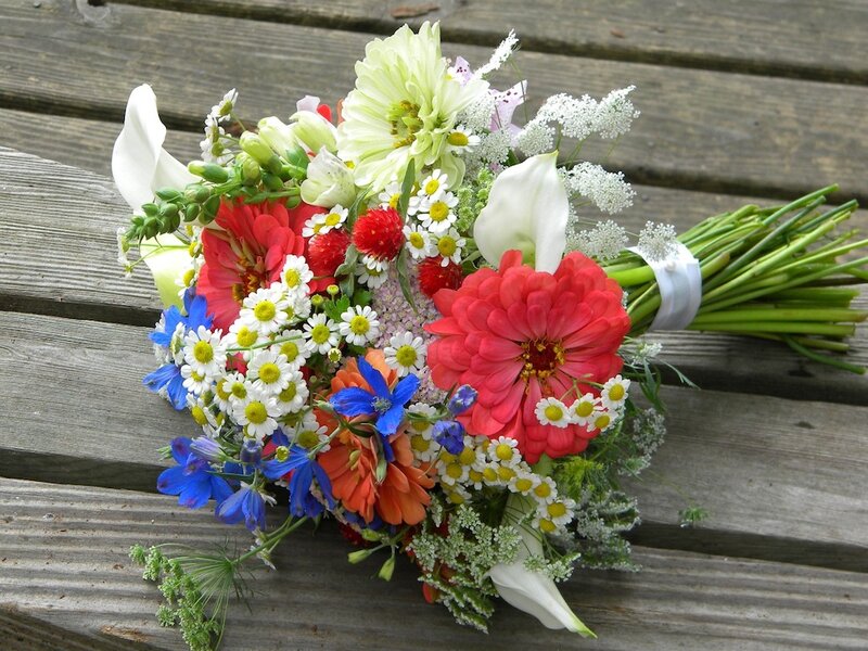 Colorful Flower Bouquet — Red, Natural
