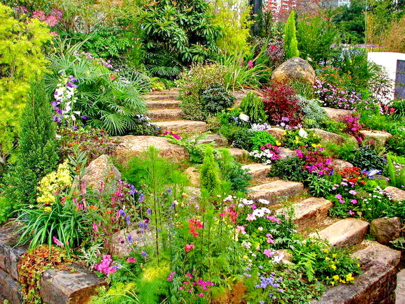 Colorful Garden Staircase — Green