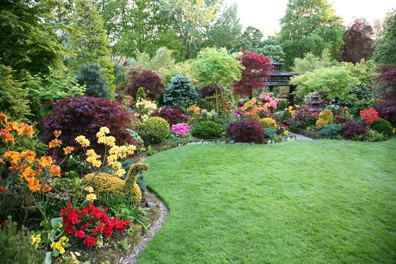 Colorful Garden with Gazebo — Green