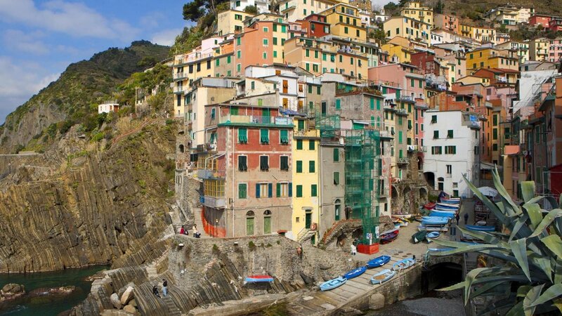 Colorful Houses on Cliff — Yellow