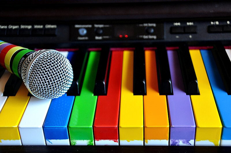 Colorful Keyboard with Microphone