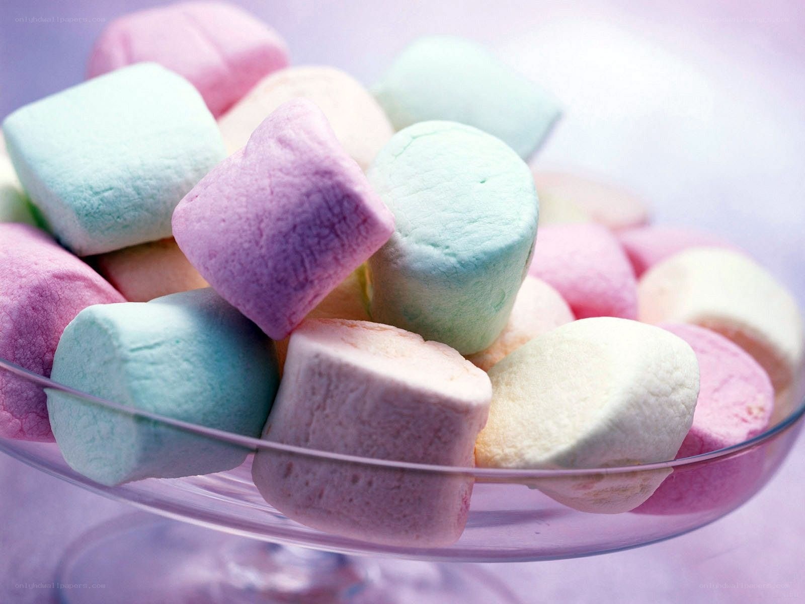 Colorful marshmallows in a bowl