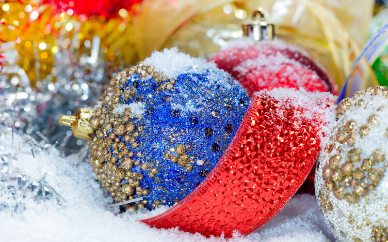 Colorful Ornaments in Snow — Blue