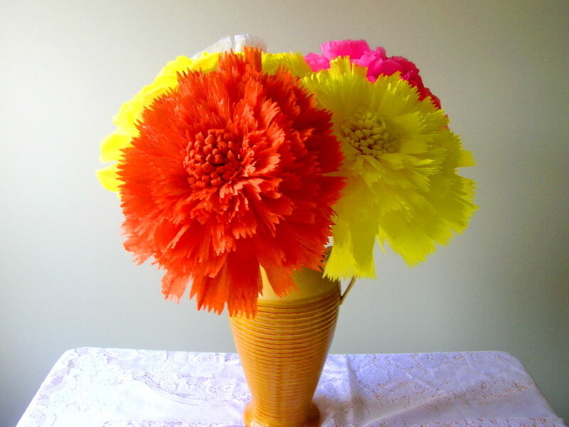 Colorful Paper Flowers — Red