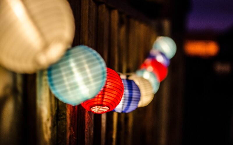 Colorful Paper Lanterns — Red