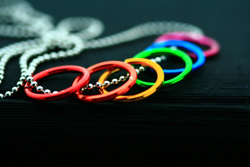 Colorful Rings on Chain — Red