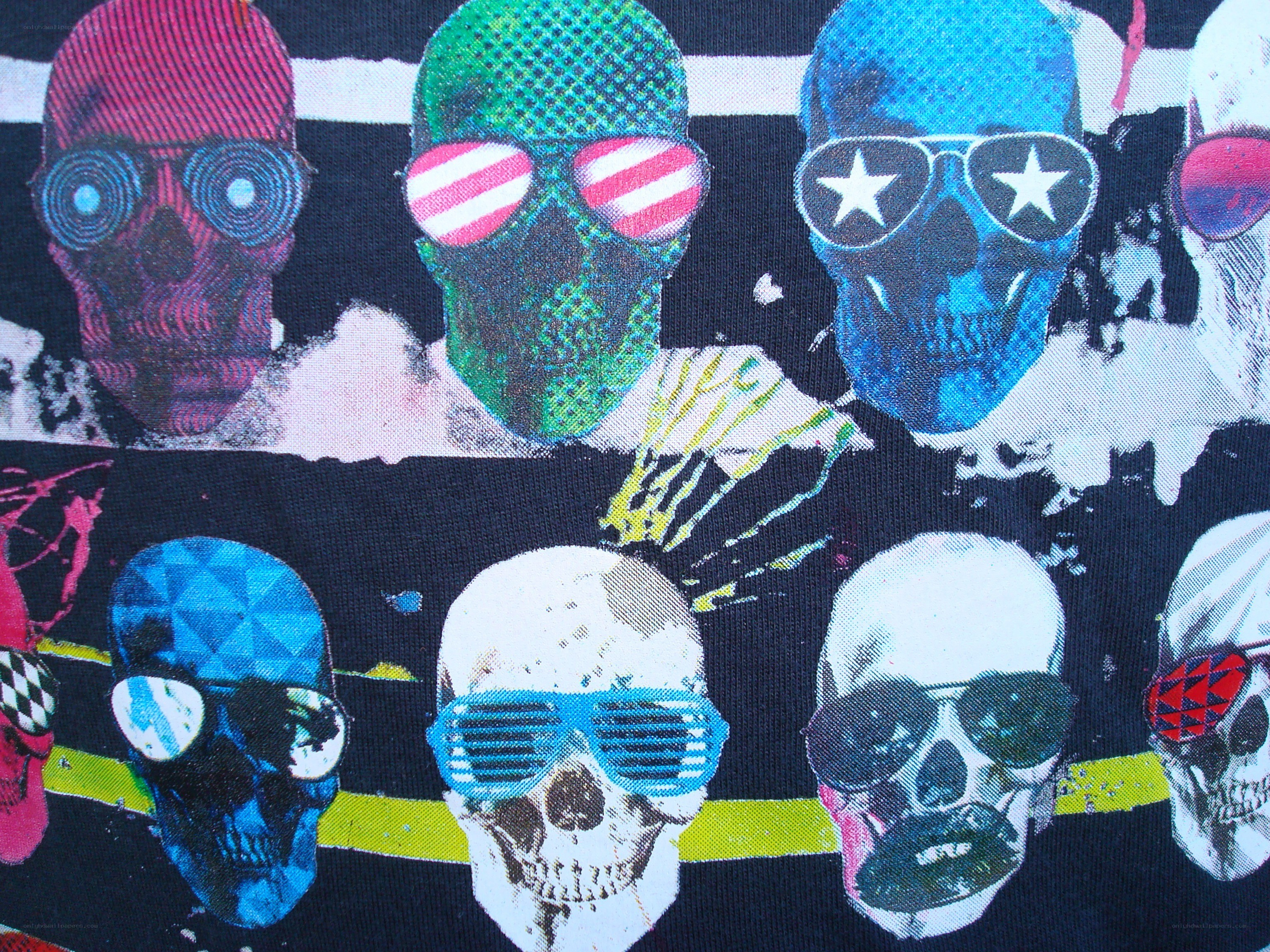 colorful skull pattern t-shirt