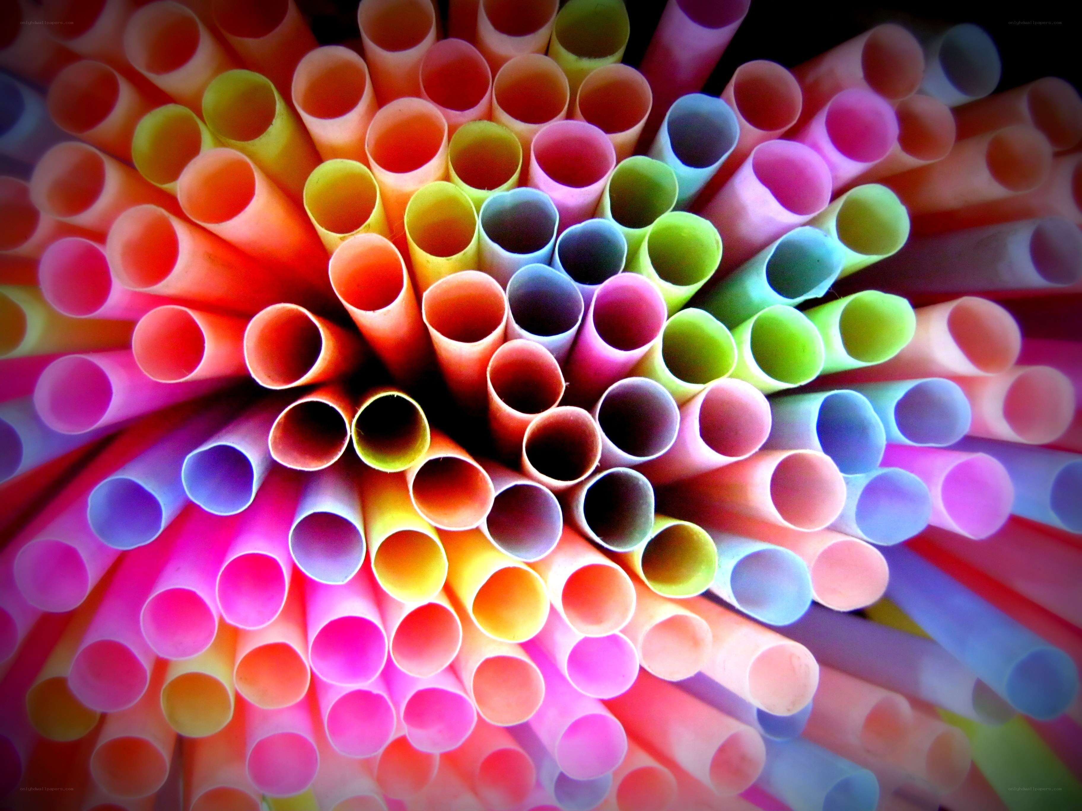 Colorful straws in a circle