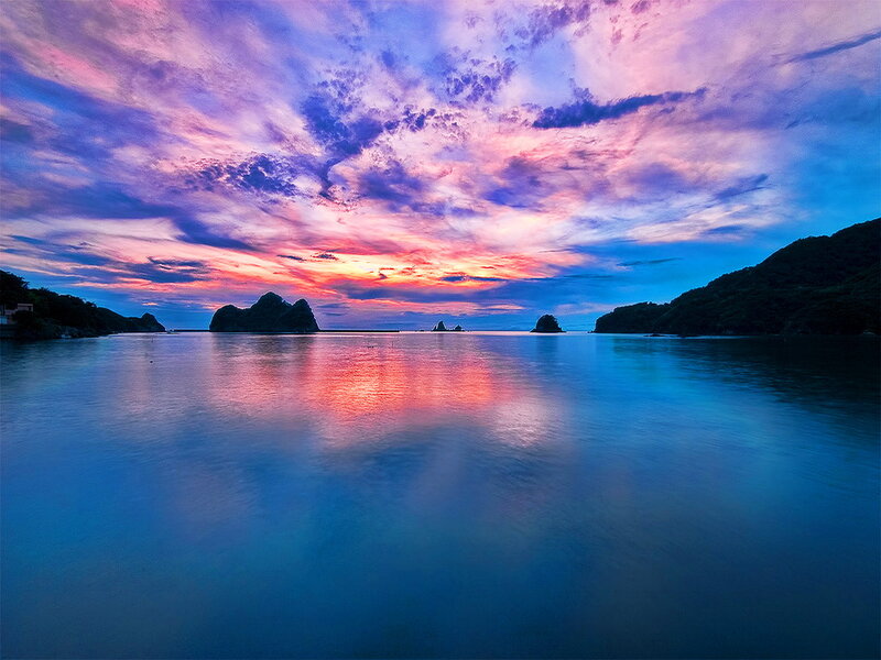 Colorful Sunset over Water — Blue