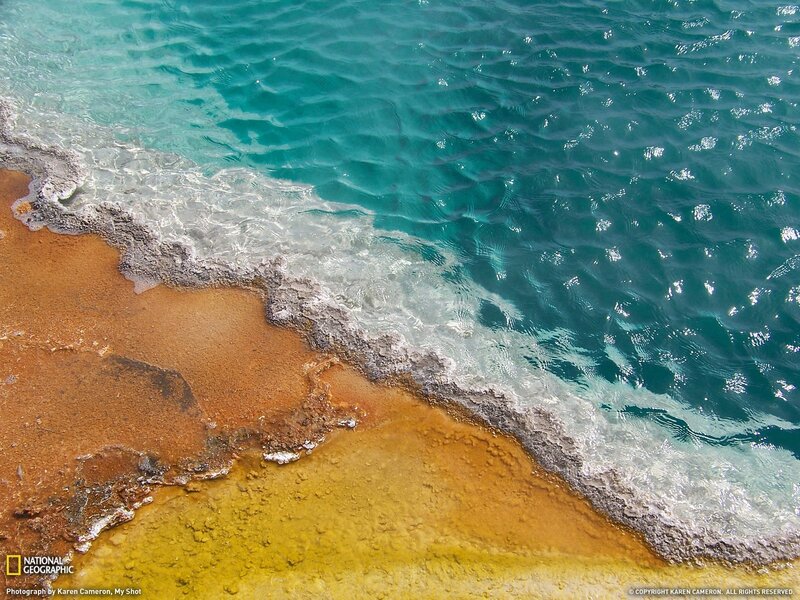 Colorful thermal pool edge