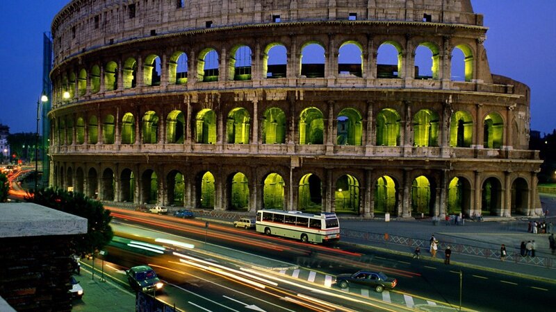 Colosseum at Night — Green, Dramatic