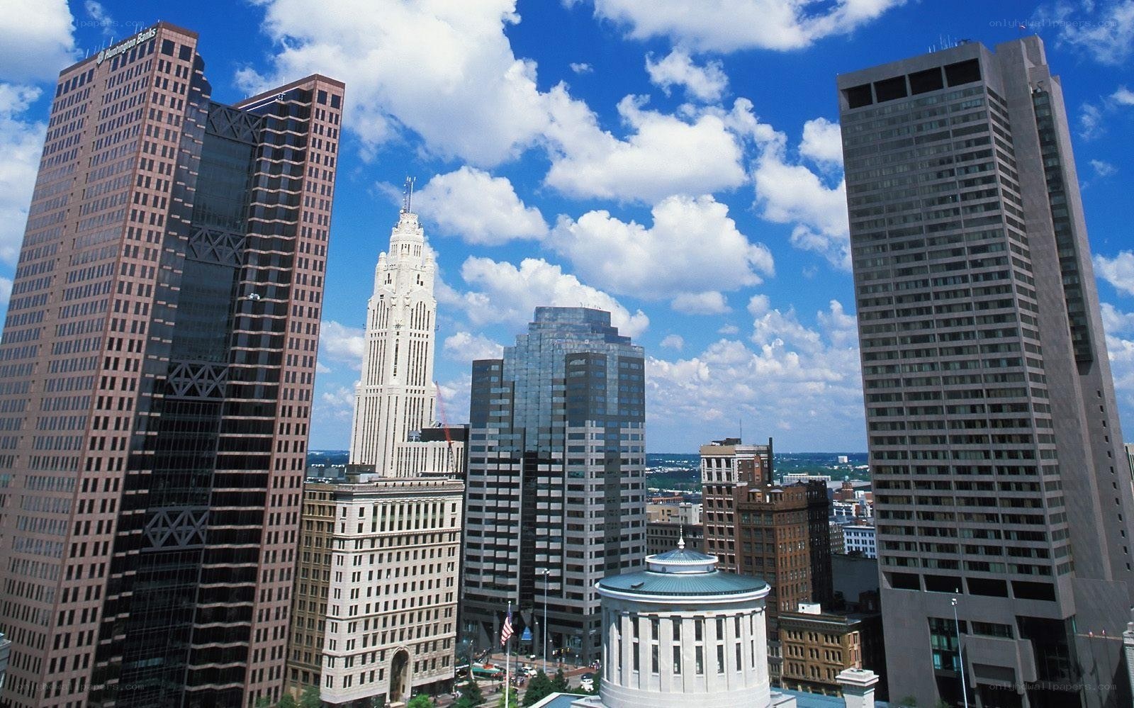 Columbus skyline with state capitol