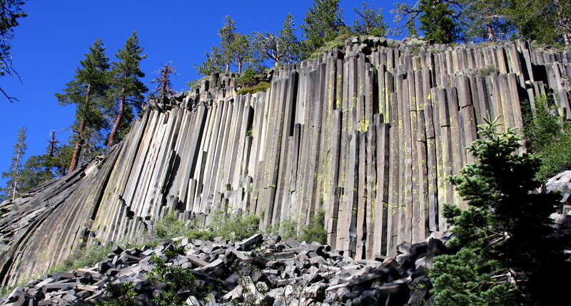columnar basalt formation