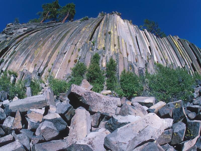 Columnar basalt formation