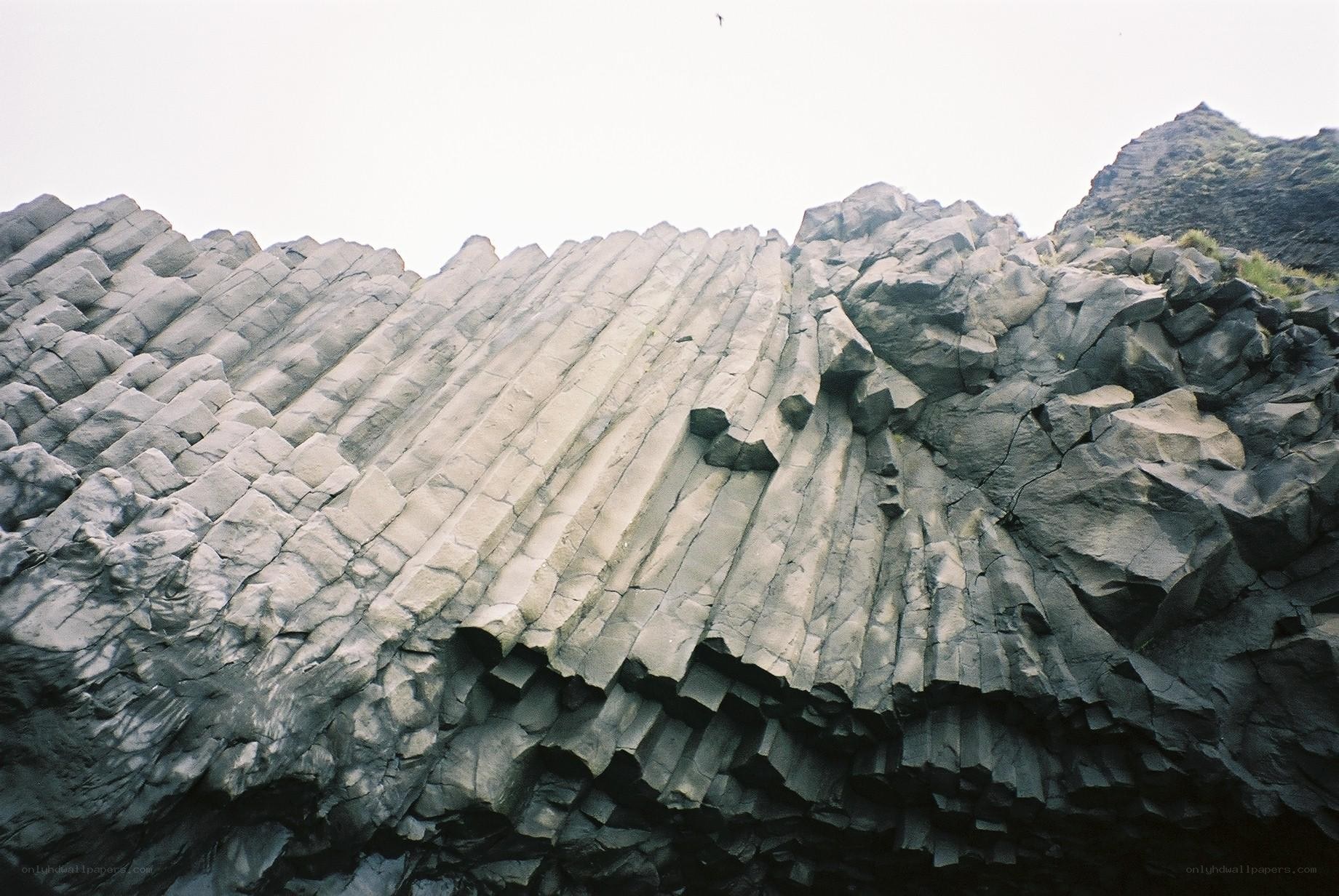 columnar basalt rock formation
