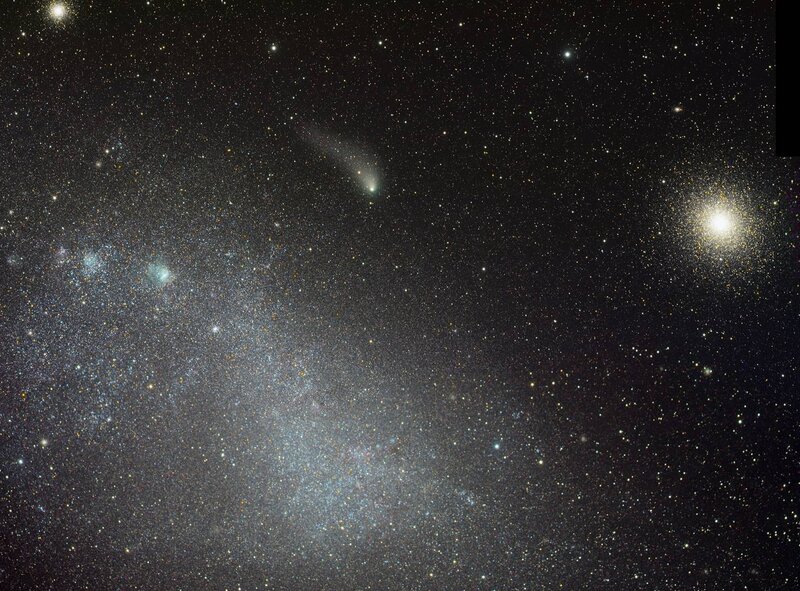 Comet in Starfield — Black