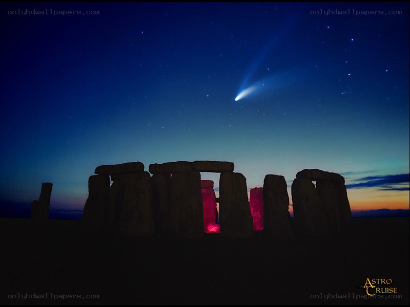 Comet over Stonehenge