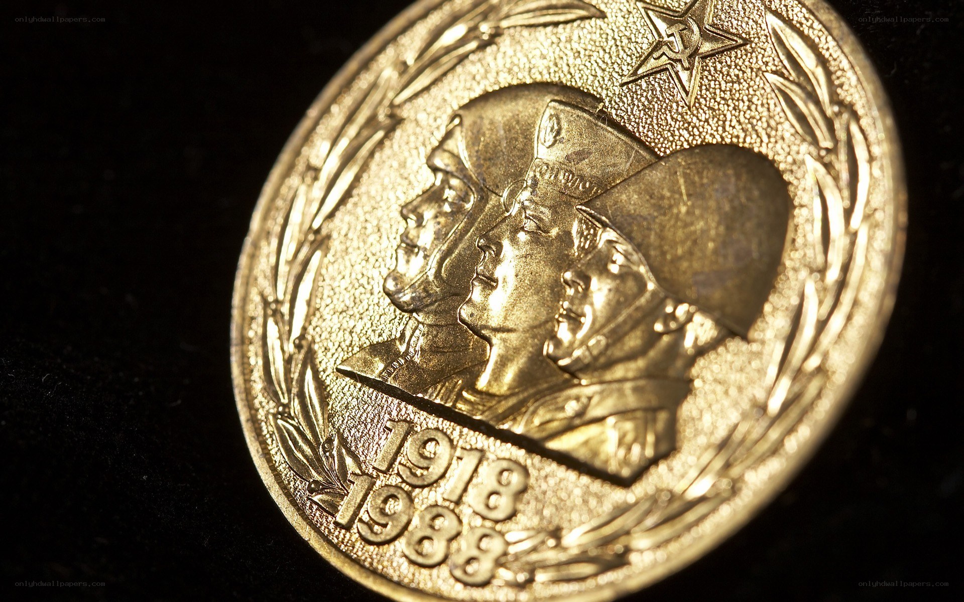 Commemorative coin with soldiers